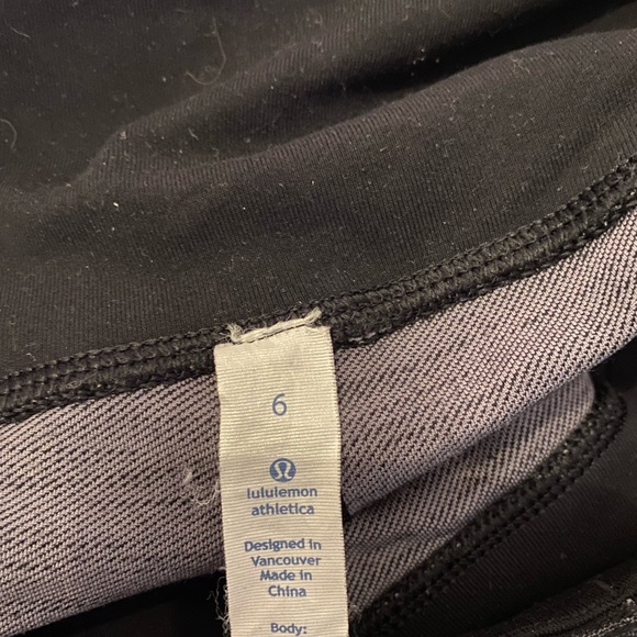 Lululemon Duo Black Leggings- SIZE 6 - Picture 4 of 4